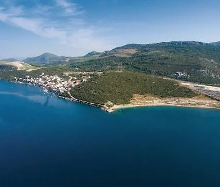 Jurkovic 6 Apartament Komarna