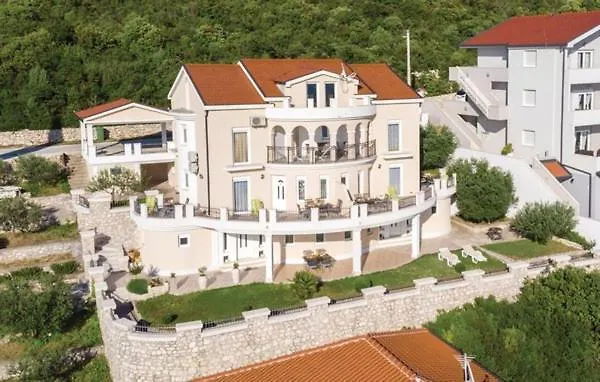 Апартаменты Jurkovic 6 Комарна