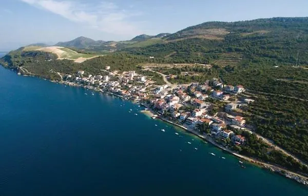 Jurkovic 6 Комарна