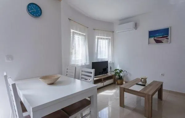 Апартаменты Jurkovic 6 Комарна